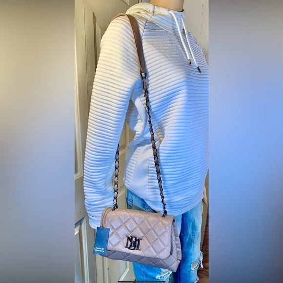 SOLD NWT Badgley Mischka Quilted Messenger Vegan Leather bag  in Taupe - Picture 2 of 14